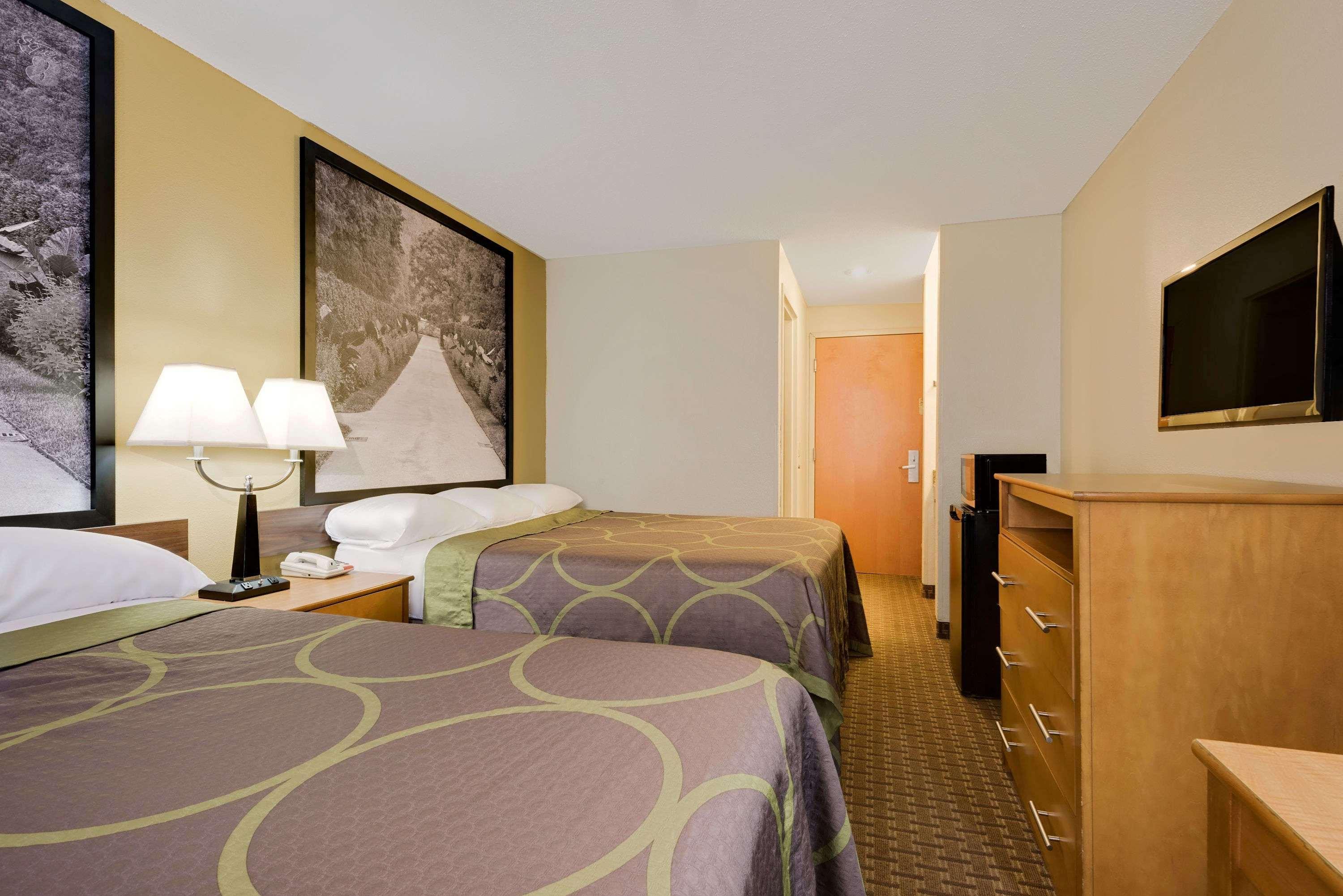 Super 8 By Wyndham Allentown Exterior photo