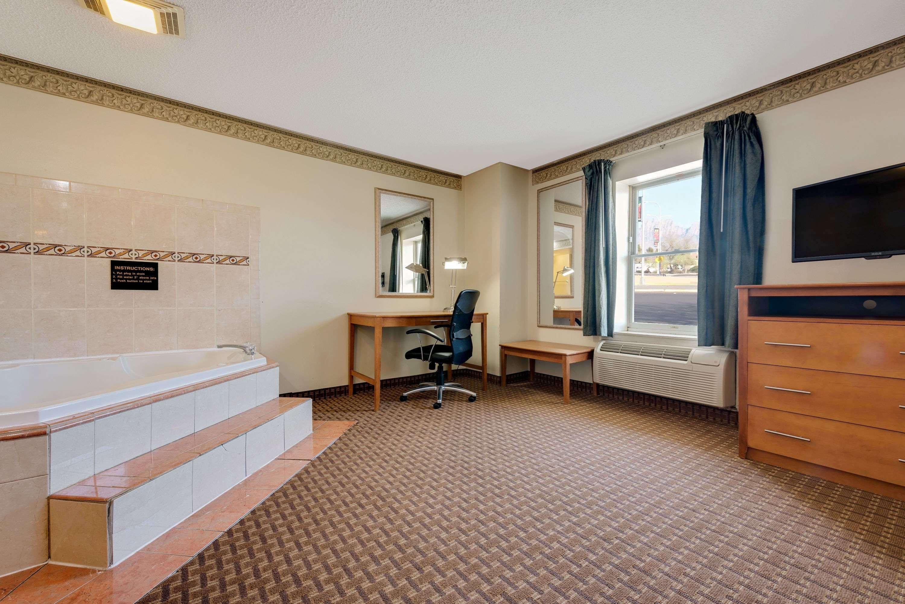 Super 8 By Wyndham Allentown Exterior photo